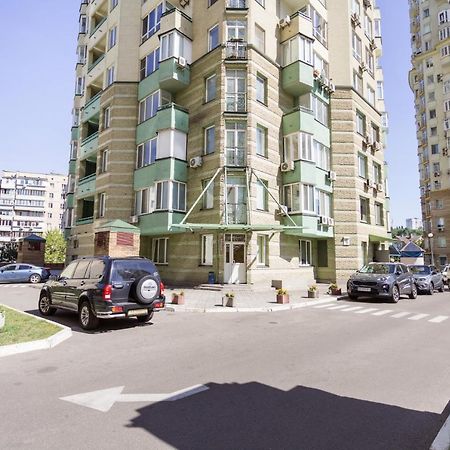 Navit Apartments With Breakfast, Near The Railway Station, The City Center, The Park Kijev Kültér fotó