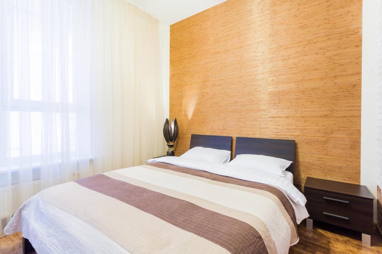 Navit Apartments With Breakfast, Near The Railway Station, The City Center, The Park Kijev Kültér fotó