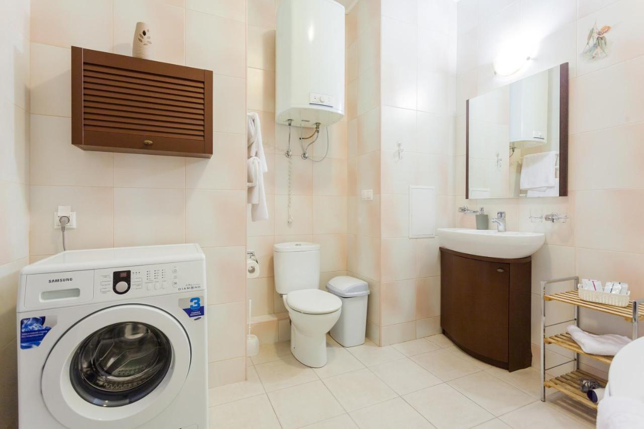 Navit Apartments With Breakfast, Near The Railway Station, The City Center, The Park Kijev Kültér fotó